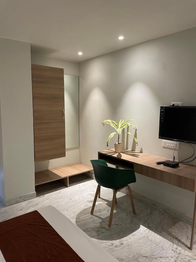 Hotel The Crest Колката Екстериор снимка