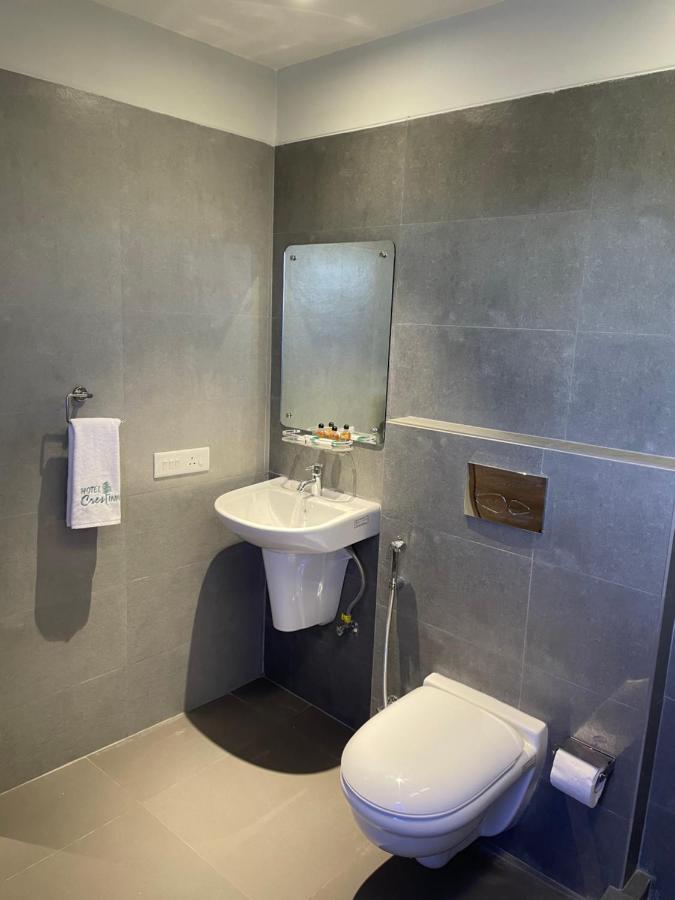 Hotel The Crest Колката Екстериор снимка